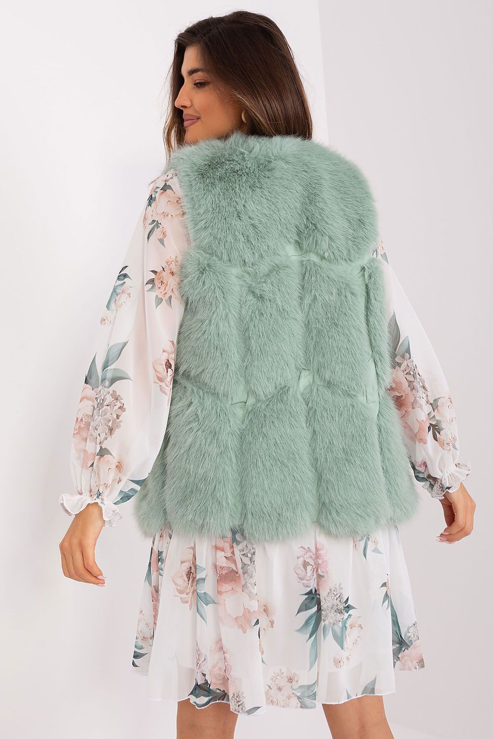 vest model 187532 AT