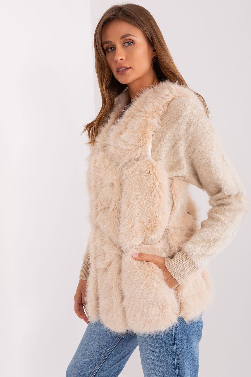 vest model 187534 AT