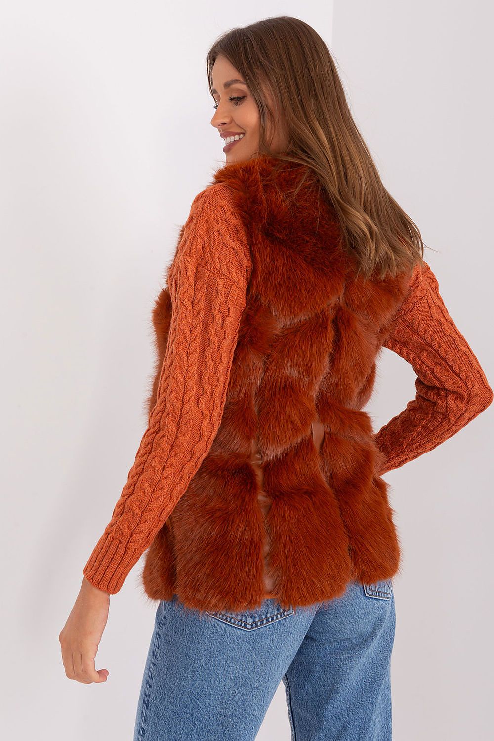 vest model 187535 AT