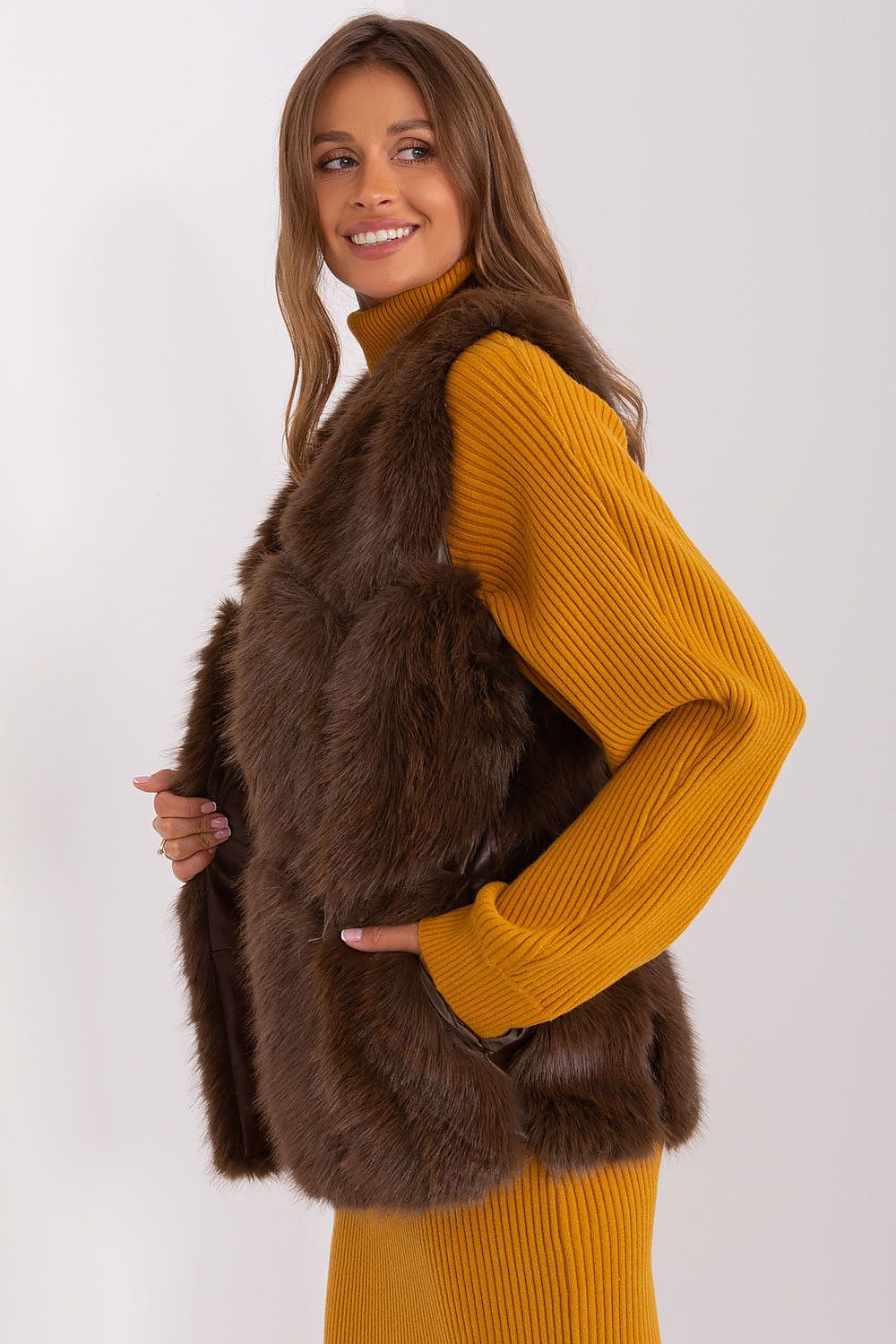 vest model 187536 AT