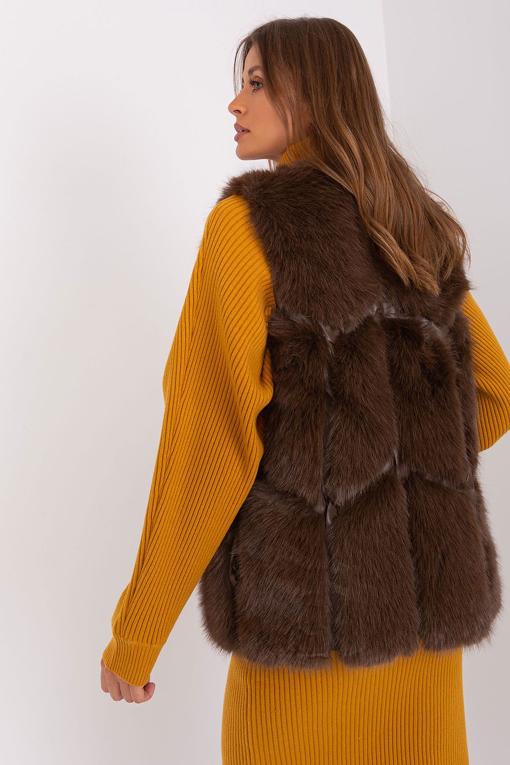 vest model 187536 AT