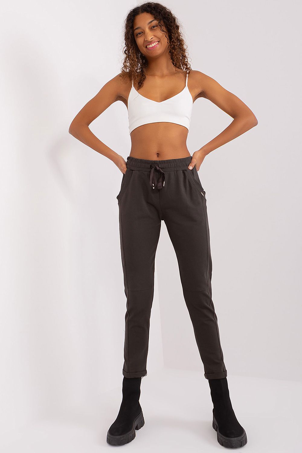 trainingsbroek model 191219 Relevance