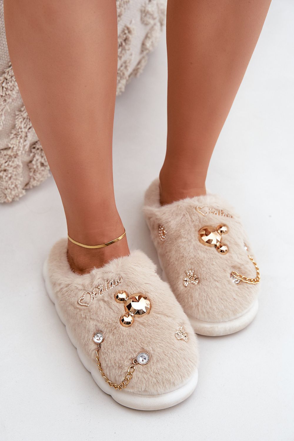 slippers model 204957 Step in style
