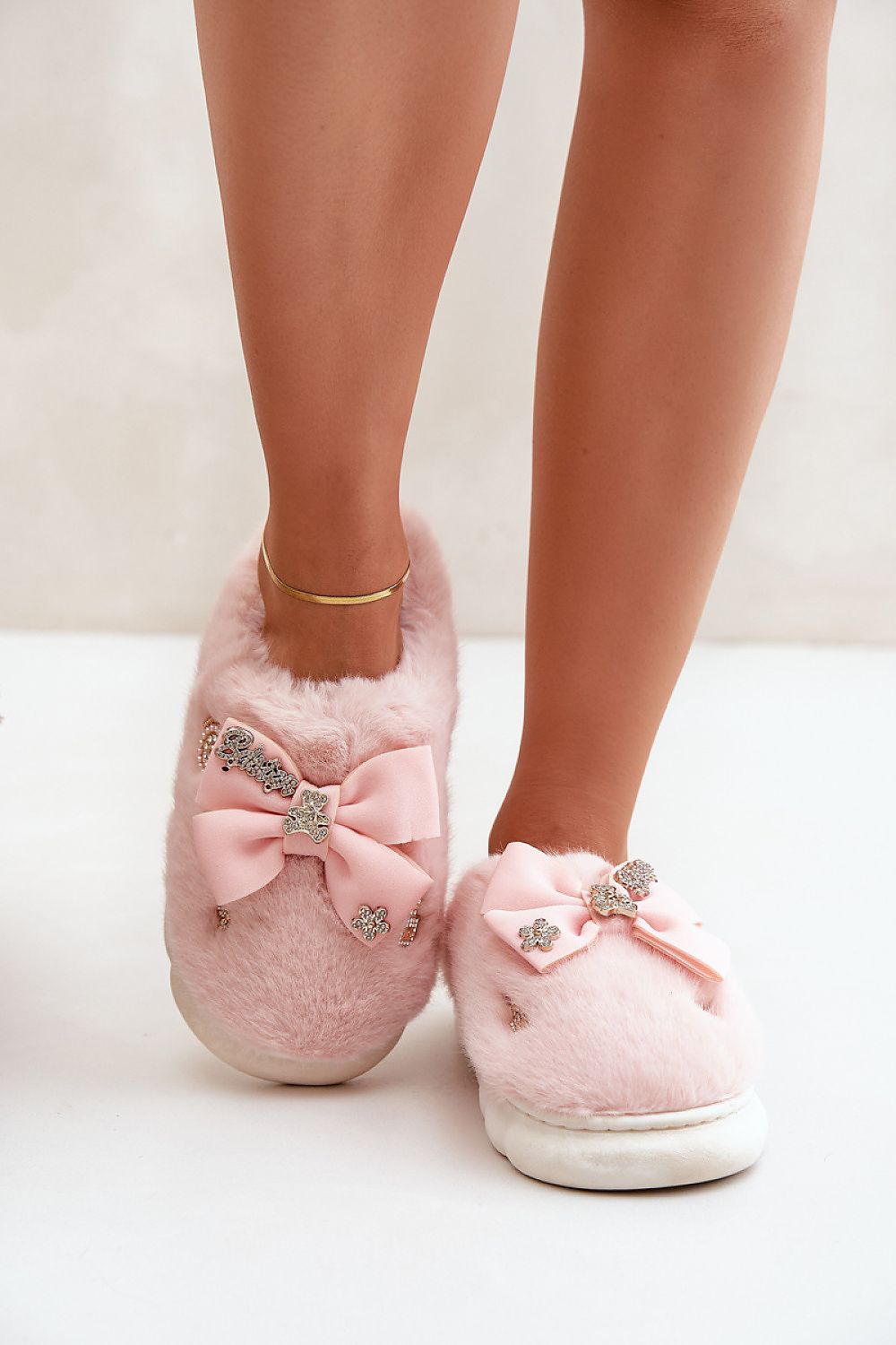 slippers model 204958 Step in style