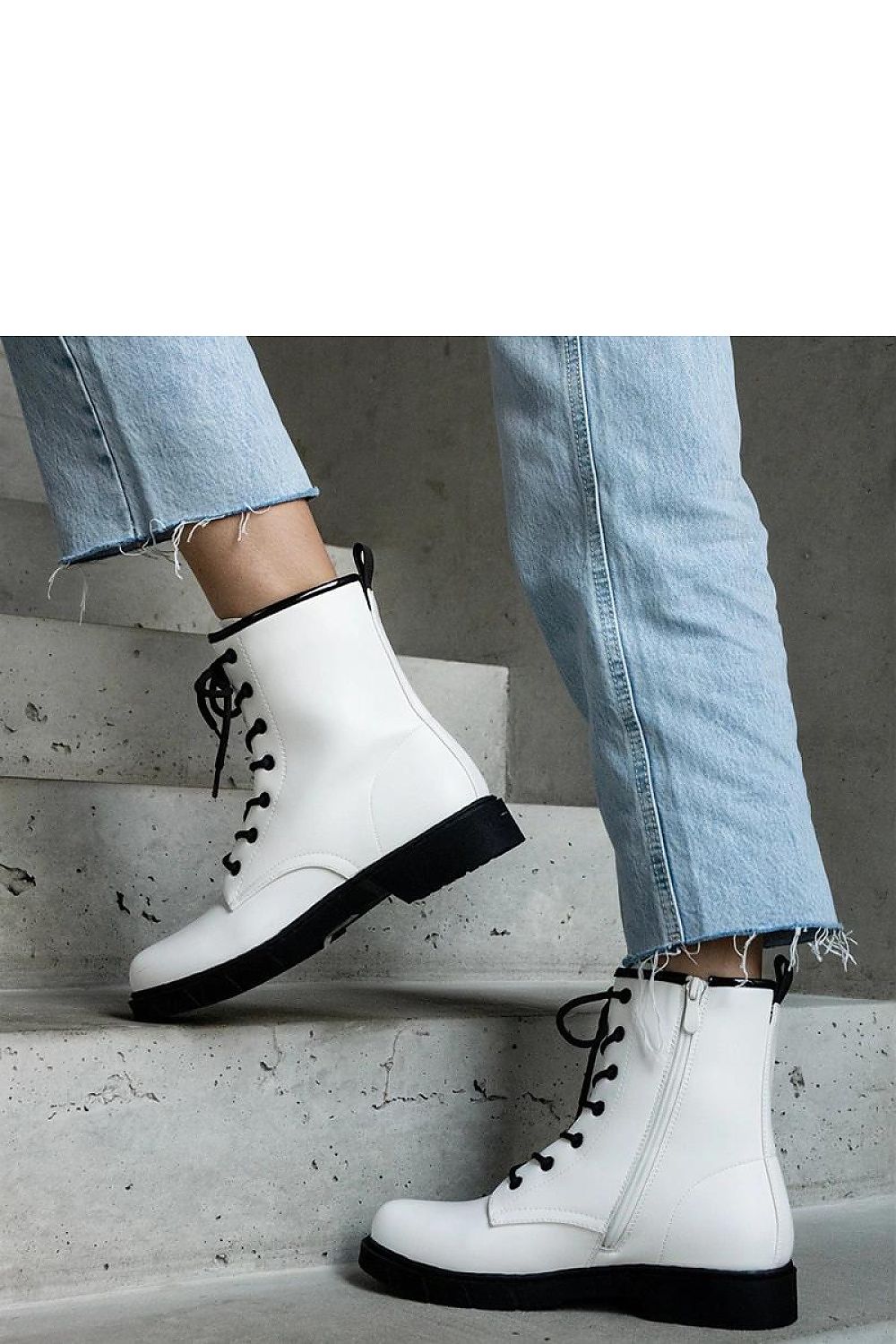 Laarsjes model 206427 Solea