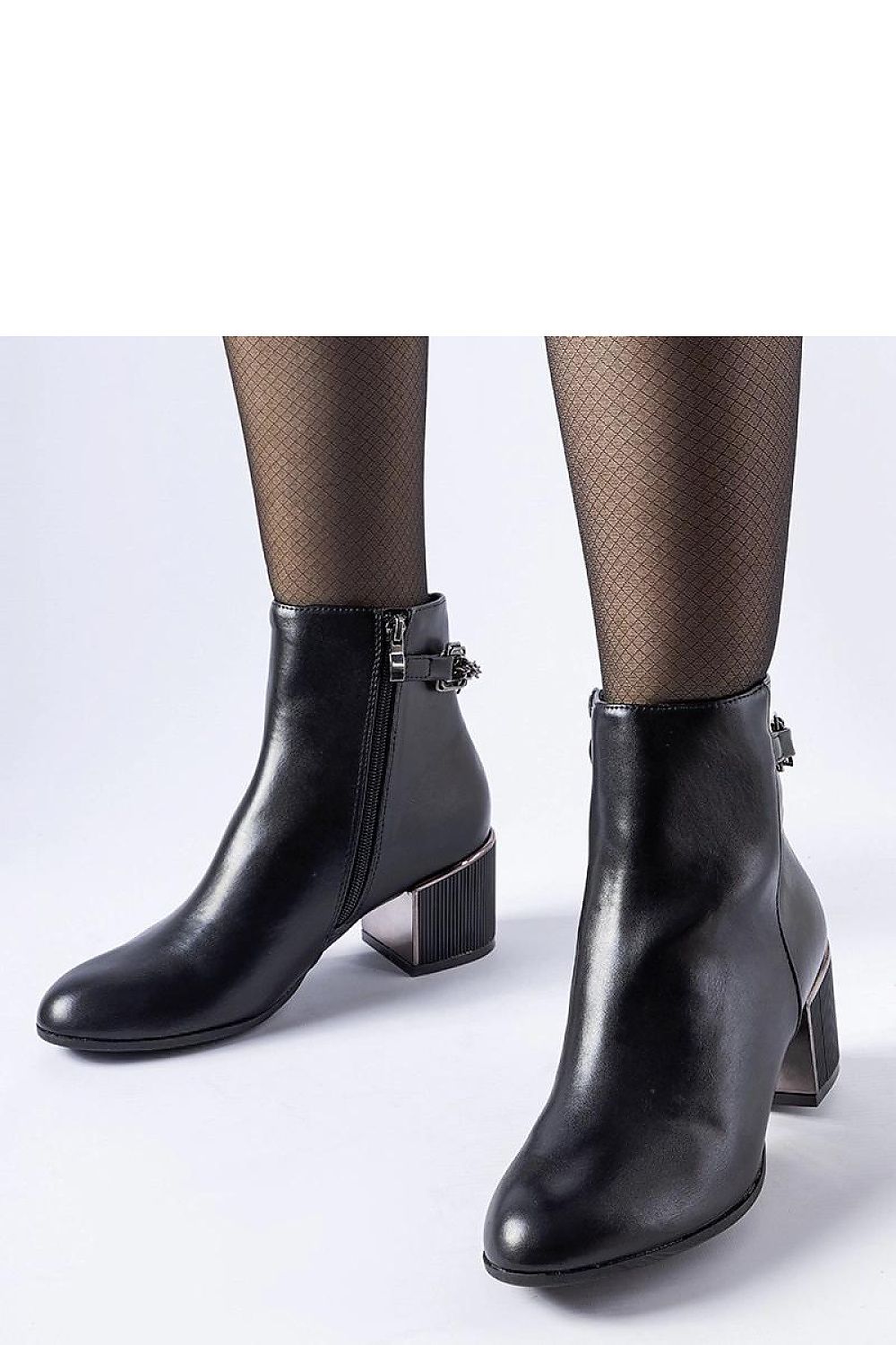 Laarsjes op sleehak model 206491 Solea