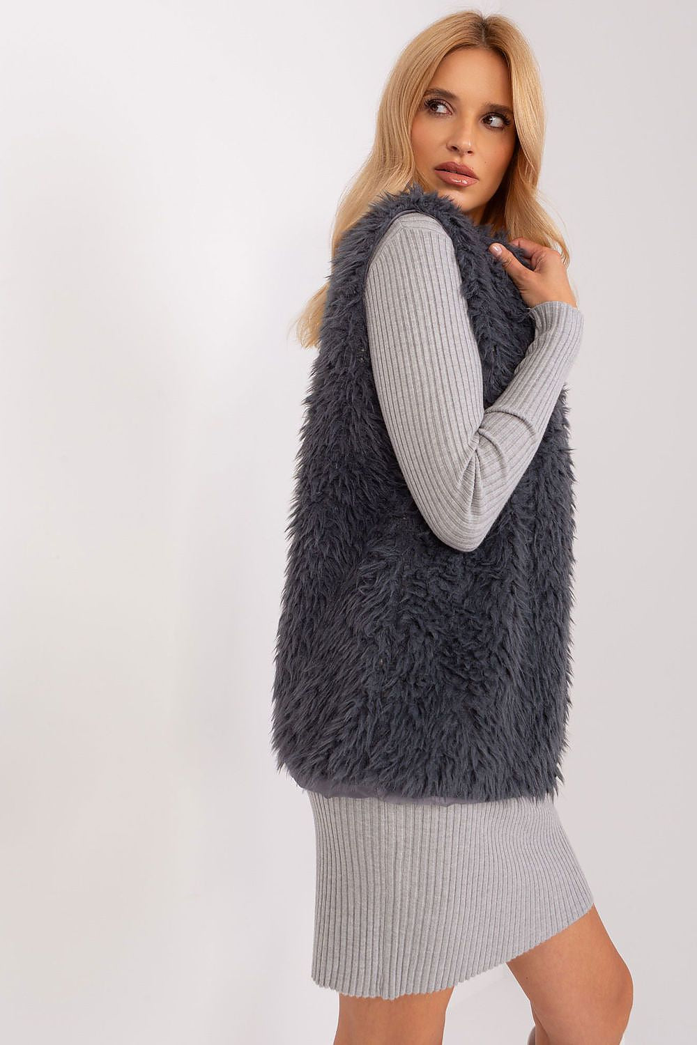 vest model 186800 Och Bella
