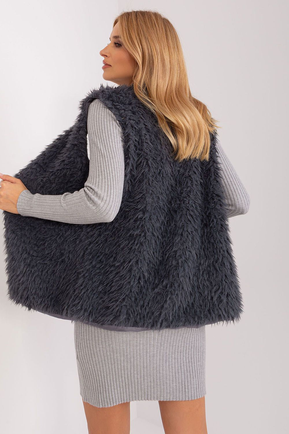 vest model 186800 Och Bella