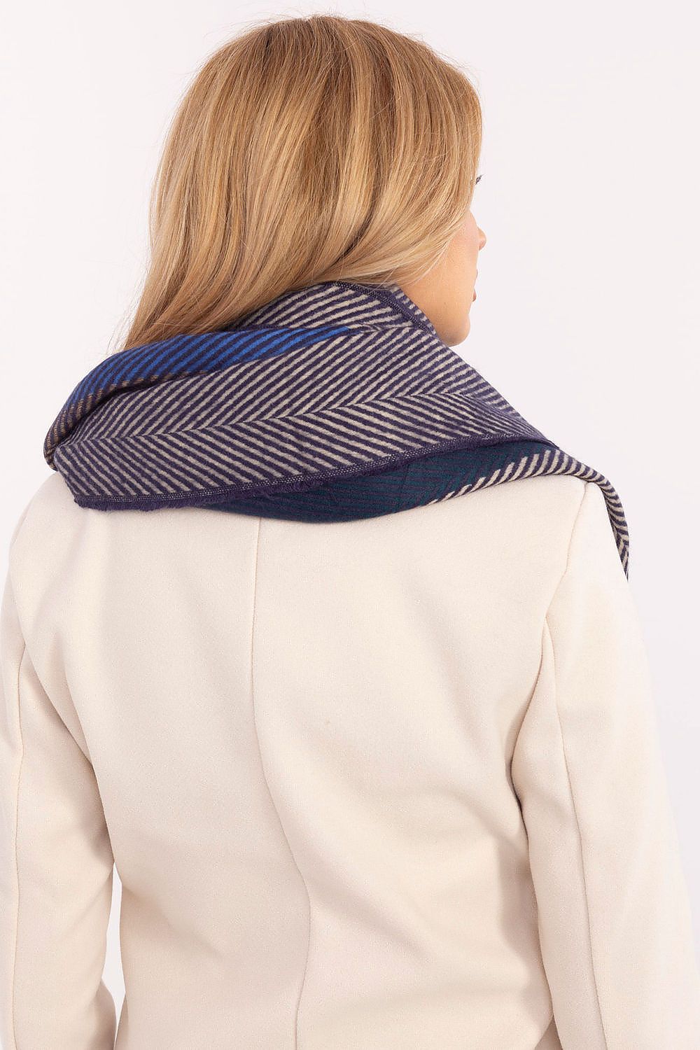  sjaal model 206042 AT 