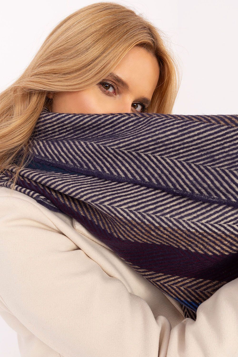  sjaal model 206042 AT 